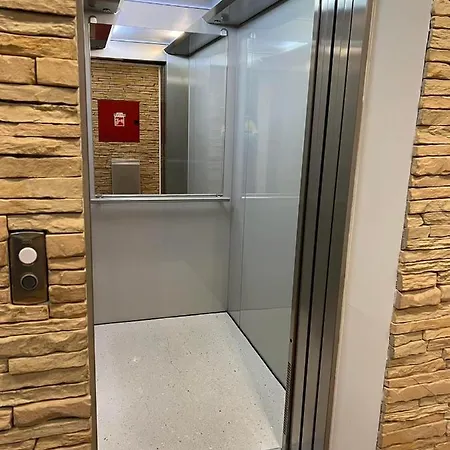 Dream No.202 - Right In The Heart Of Apartment *